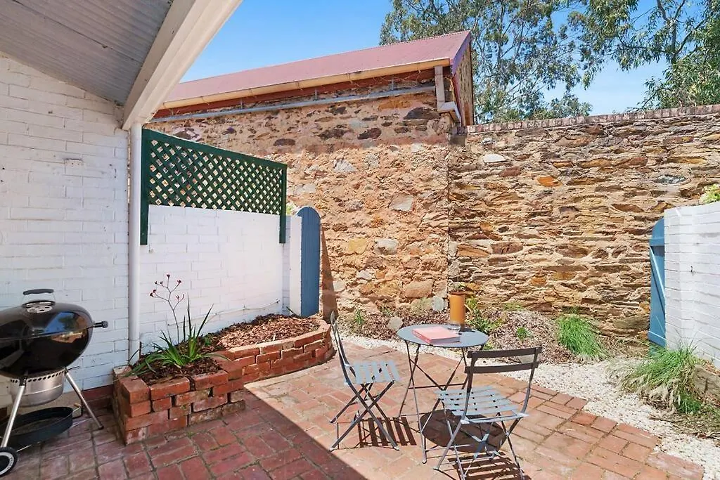 Stylish, Comfortable And Pet Friendly Home In The Heart Of Kensington-1