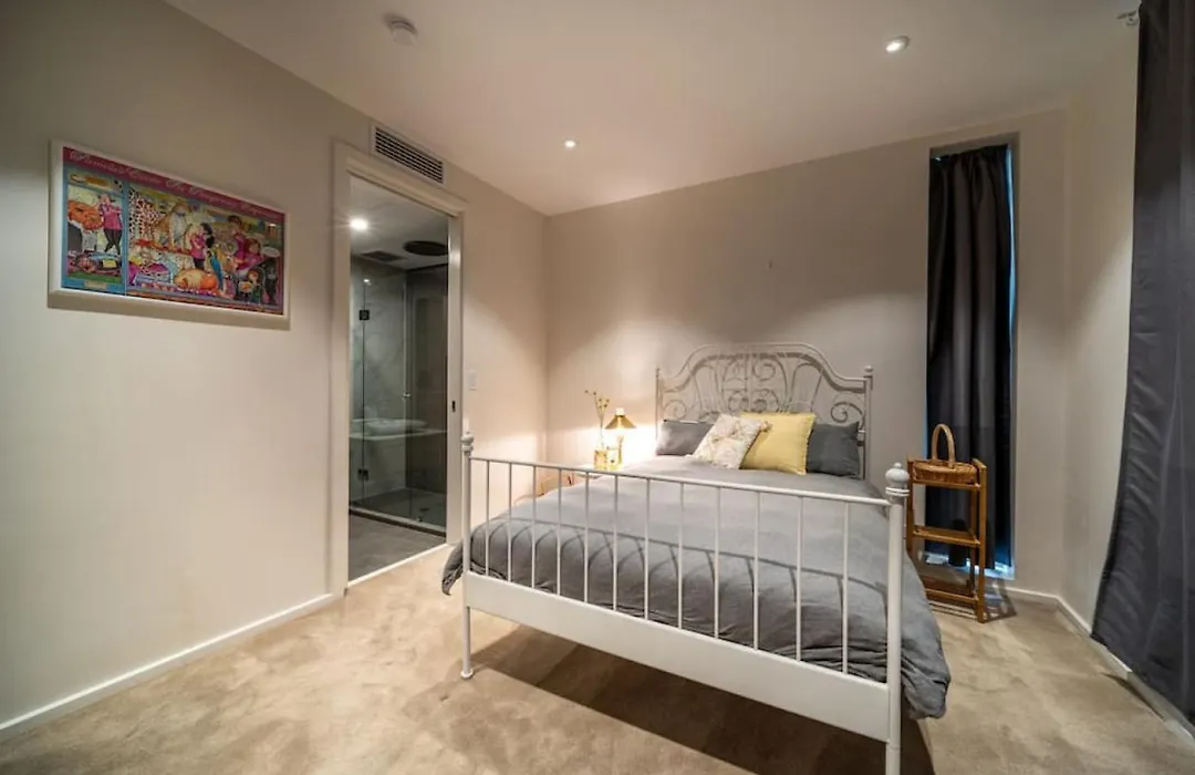 Spark Penthouse The Aria Apartments With Carpark-1