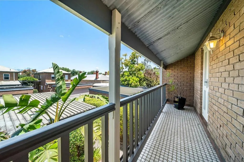 Petal And Bloom - 3Br Family Cbd-1