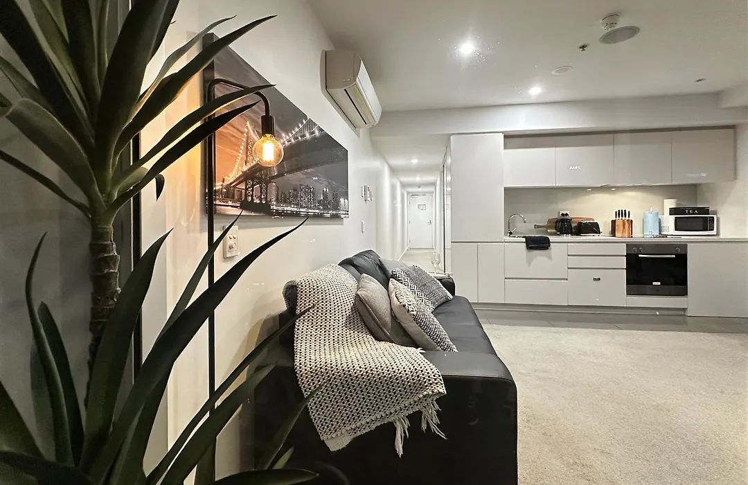 Penthouse Sky View Apartment Cbd 2Br Apartment With Balcony-1