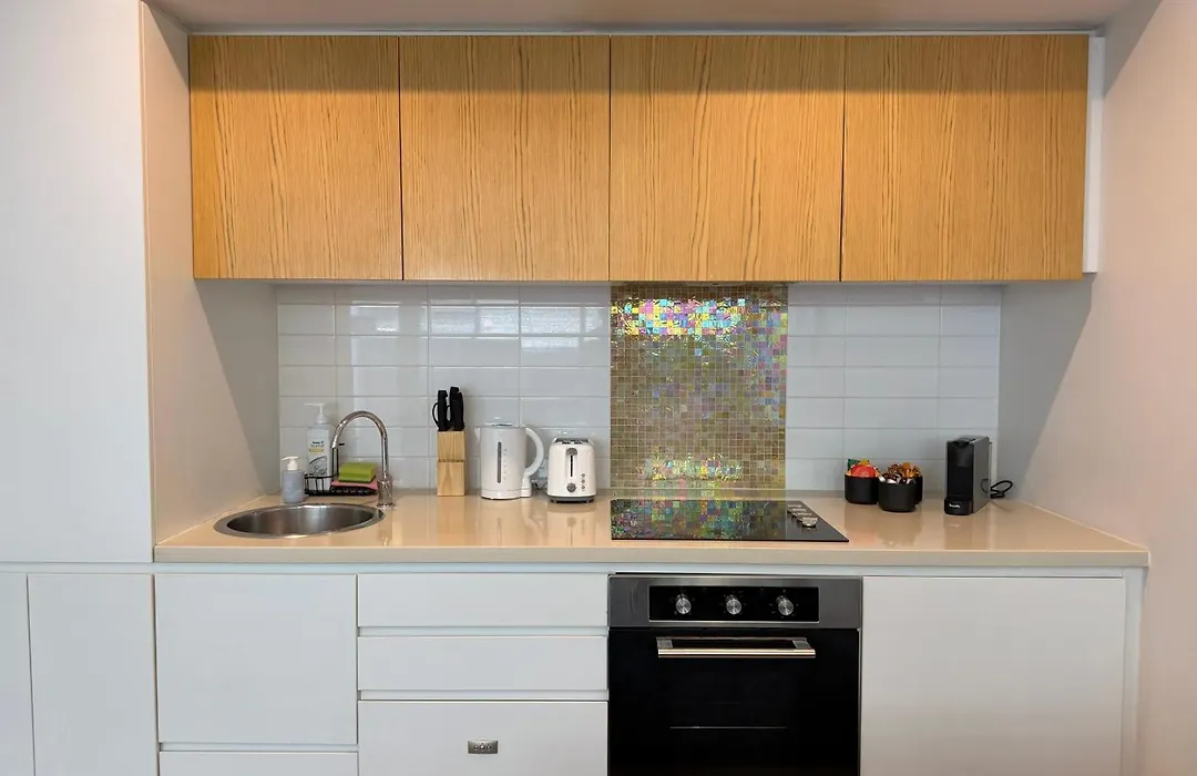 Modern 2 Bedroom Apartment In Adelaide Cbd At The Balfours With Pool & Free Parking-1