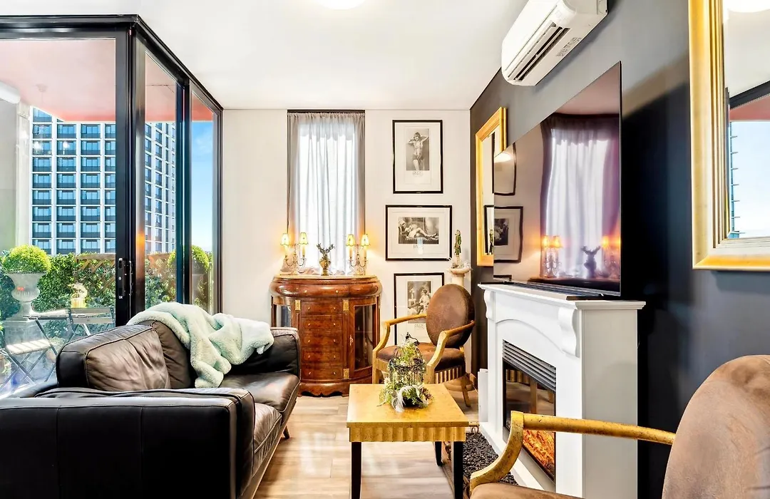 Winter Cbd Retreat,Fireplace,Free Secure Parking, Balcony, Netflix, Free Wifi, Walk To Rundle St, Uniadelaide, Casino, Pubs, Cafes-1