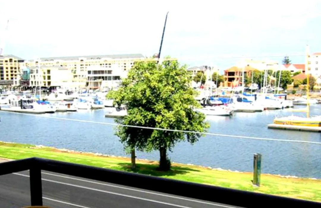 Bayswaterfront Apartments-1