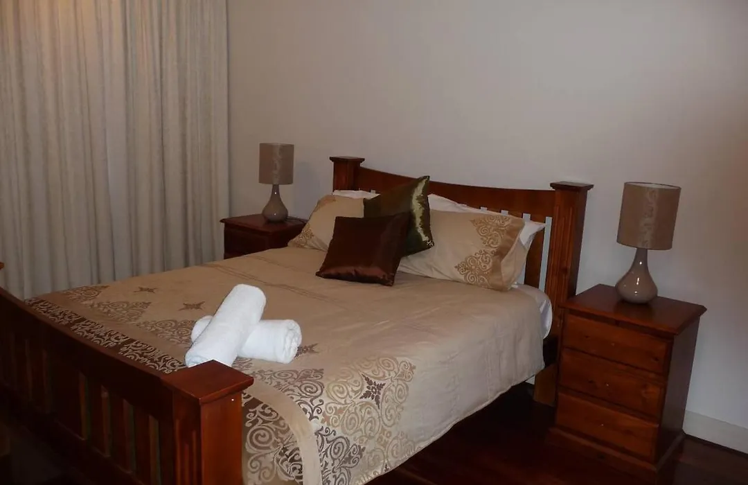 City Getaway 3 Bedroom Adelaide'S East End-1
