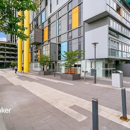 Hi 5 Star Luxury Adelaide City Apartment-2