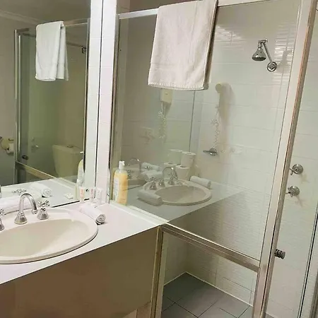 438/247 Entire 1Br Exhotel Room In The Heart Of City-3