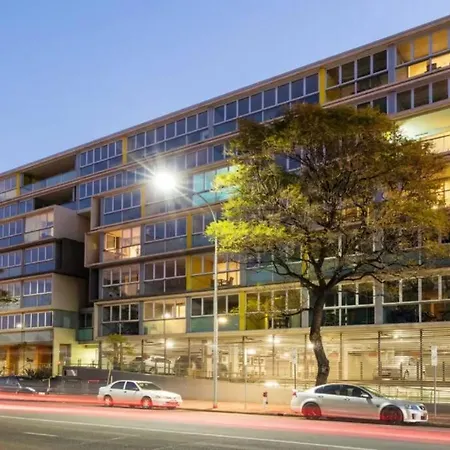 Beautiful One-Bed Apartment In Central Adelaide-2