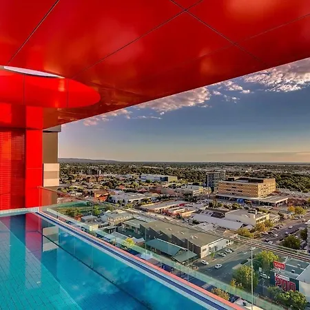 Isaac - The Cityscape View Apartment-3