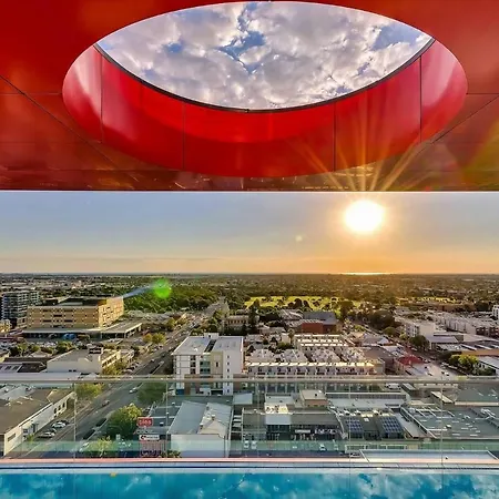 Isaac - The Cityscape View Apartment-2