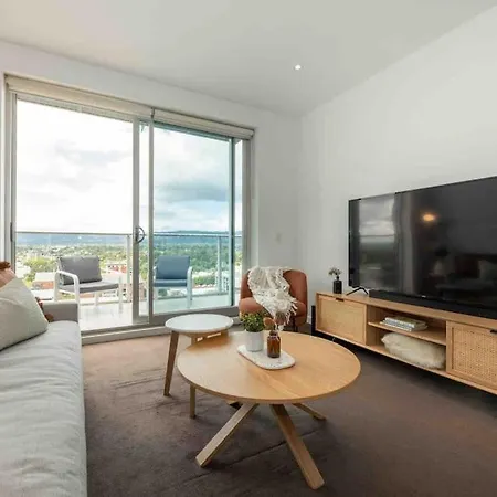 City Apartment, Pool & Carpark-3