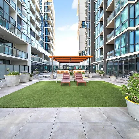 Contemporary 3Br Paradise On Franklin Street-2