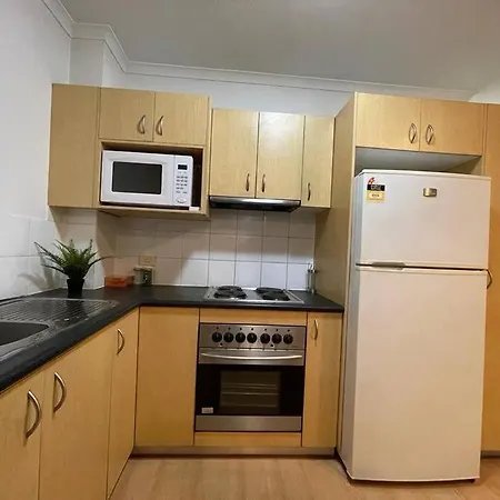 City Apartment - Free Parking, 3 Bedrooms And 2 Bathrooms-3