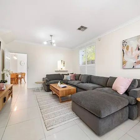 Petal And Bloom - 3Br Family Cbd-2