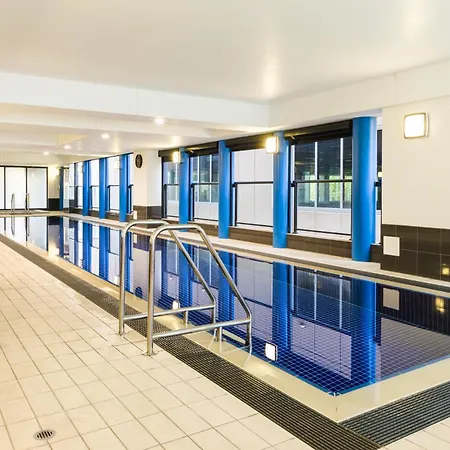 Luxury Oaks Horizons Apartment With A Pool-3
