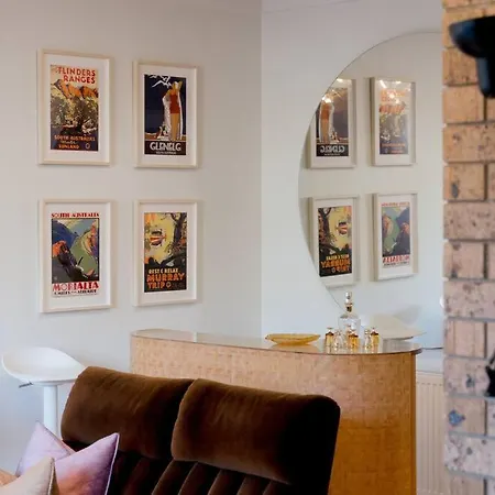 Honeyeater Hidden Gem - Stylish Courtyard In The Cbd-2