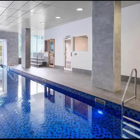 Beautiful One-Bed Apartment In Central Adelaide-3