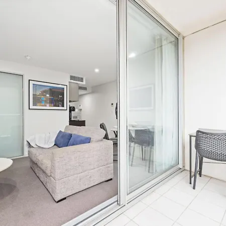 Happy Bnb Deluxe Suit In Adelaide Cbd-3