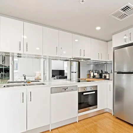 Stylish 2-Bedroom Retreat In The Adelaide Cbd And Parklands-2