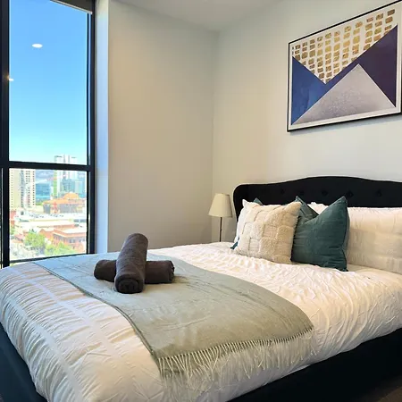 City Apartment View Pool Gym Free Park-2