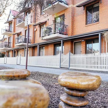 Cosy Ground Floor Walk To Adelaide Oval, City, Zoo & More-3