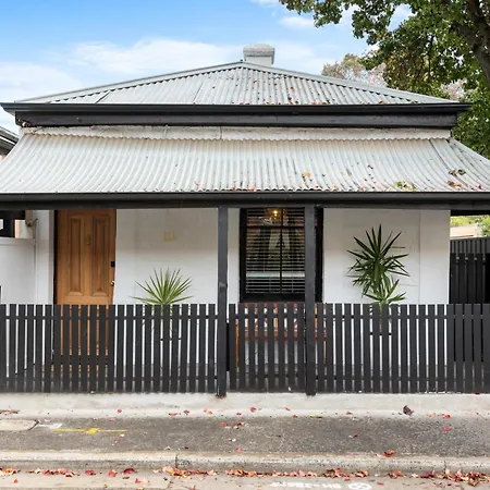 Velvet Cottage - Couple'S City Escape With Courtyard-2