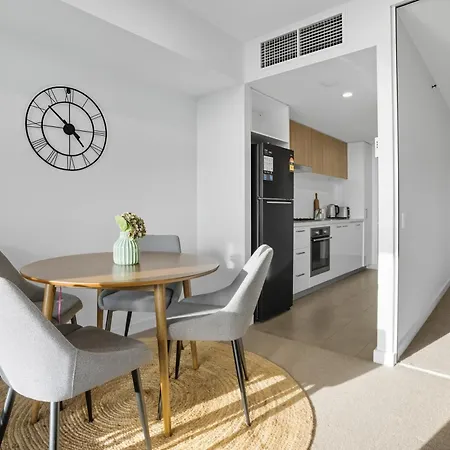 Comfort City View Apartment Central Adelaide-2