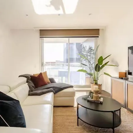 Lux 2Br Apt On Hindmarsh Sq-Pool-Gym-Parking-2