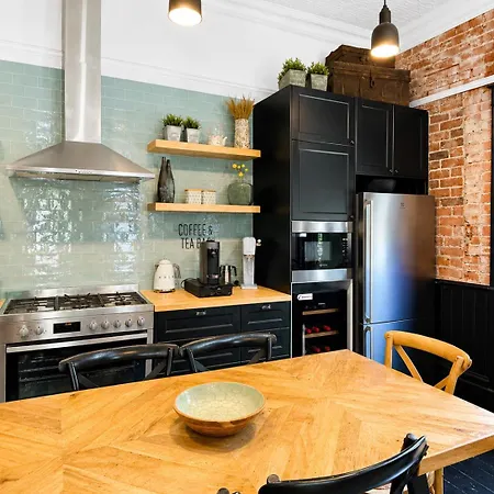 Hollidge House 5 Star Luxury Apartments-2