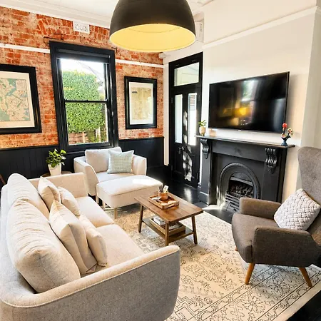 Hollidge House 5 Star Luxury Apartments-3
