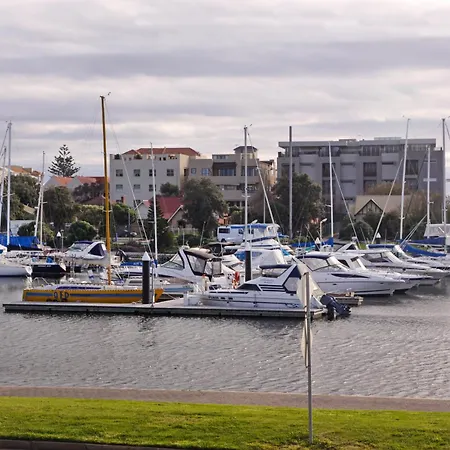Bayswaterfront Apartments-2