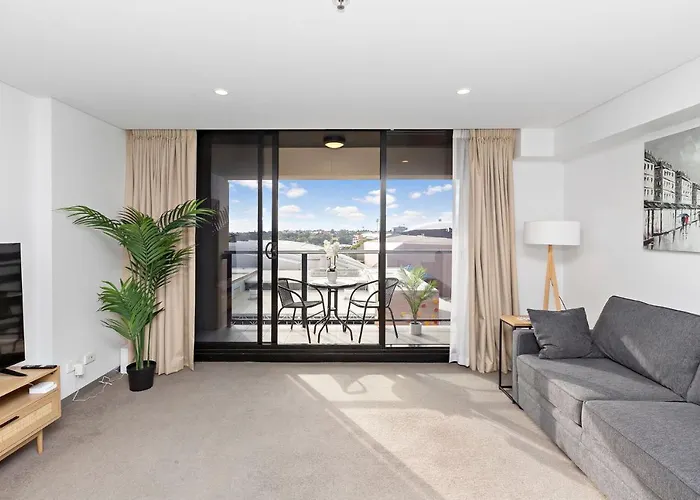 Lily - North Terrace Cityscape Residence Adelaide