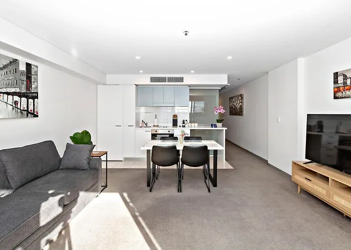 Lily - North Terrace Cityscape Residence Adelaide