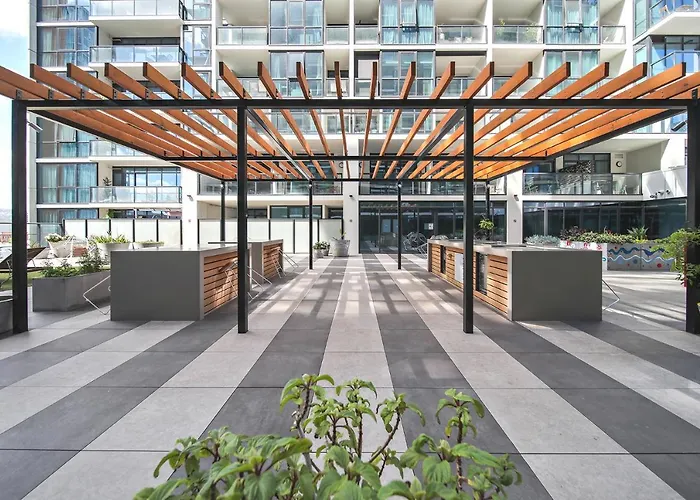 Contemporary 3Br Paradise On Franklin Street Adelaide