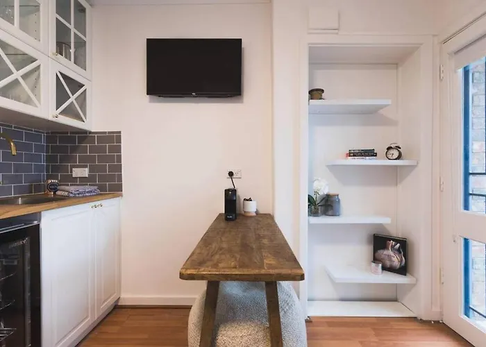 Studio Escape - Ground-Floor Cosy North Adelaide Stay