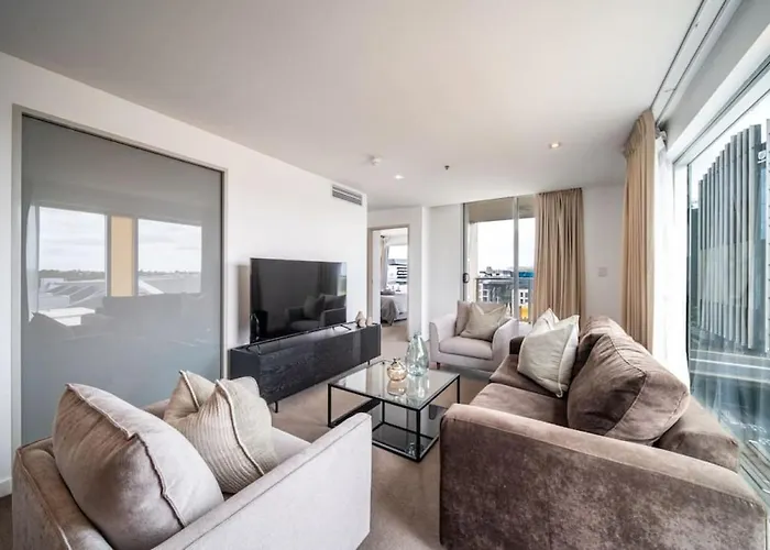 The North Star - Modern Cbd Escape With Pool & Sauna Adelaide