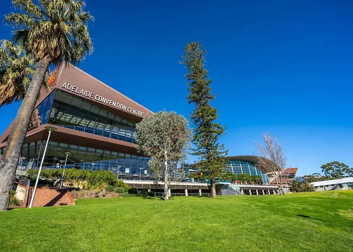 Bliss At Balfours - Cbd Escape With Pool & Hot Tub Apartment Adelaide
