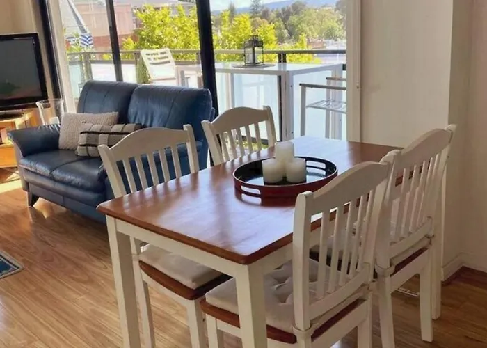 The East Ender 1Br Balcony City View Adelaide