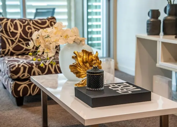 Illuminate North Terrace - Executive Cbd Apartment Adelaide