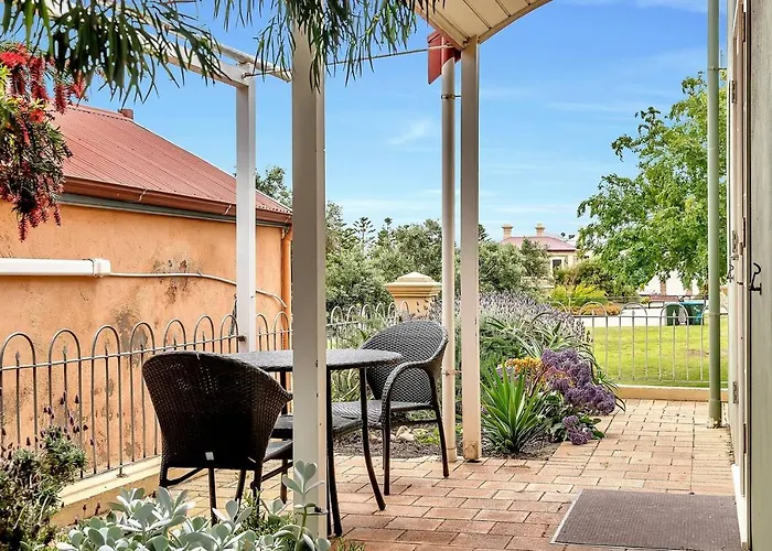 Time And Tide Hideaway - A Spacious Beachside Escape Adelaide