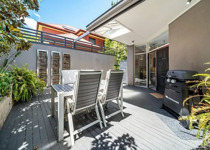 Petal And Bloom - 3Br Family Cbd Apartment Adelaide