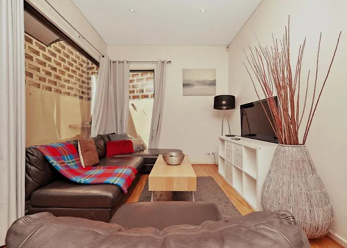 3 Bedroom Townhouse Near Gouger Street - Pets Friendly - Free Parking - Free Wifi Adelaide
