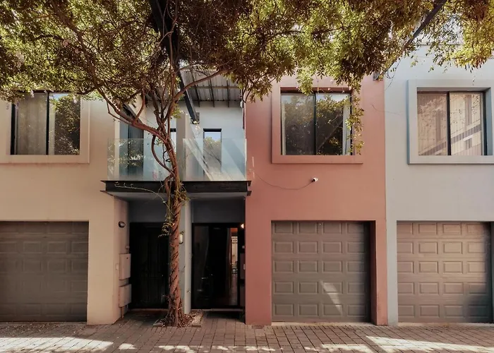 3 Bedroom Townhouse Near Gouger Street - Pets Friendly - Free Parking - Free Wifi Adelaide