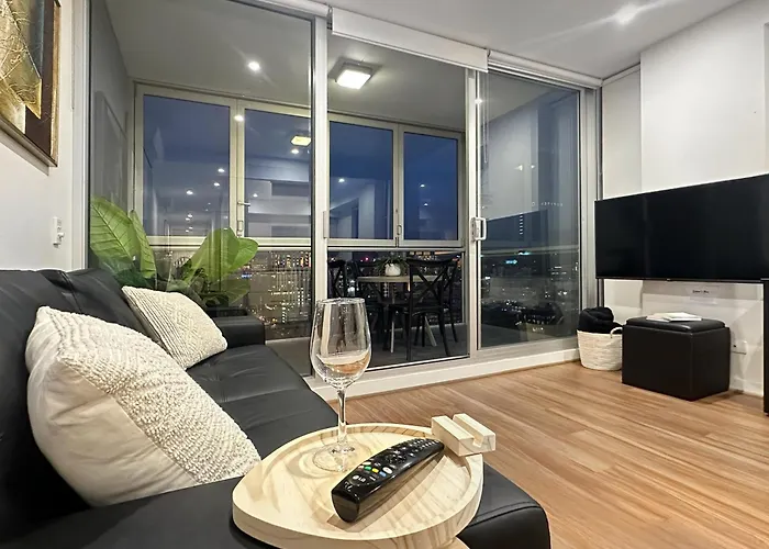 Penthouse View Apartment Luxury Cbd Penthouse With Balcony Adelaide