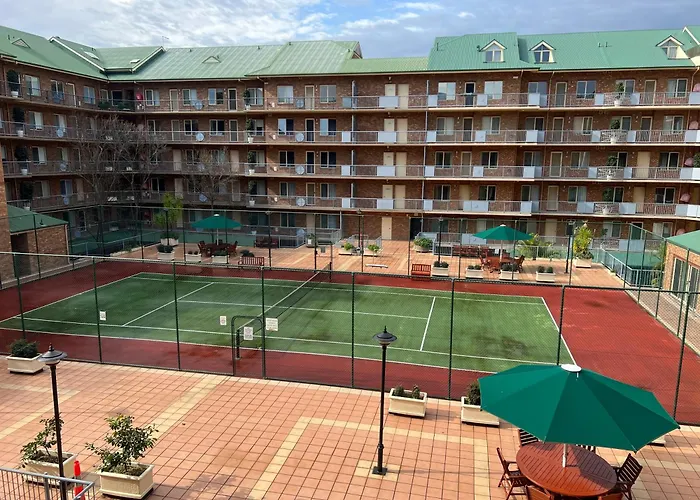 Adelaide Central Apartment - 3Br, 2Bath & Carpark