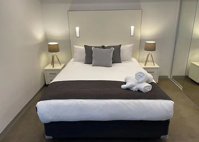 Amazing City Skyline Apartment Near Convention Centre - Pool Gym Sauna Adelaide
