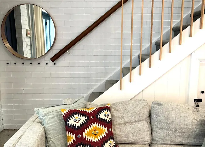 Stylish, Comfortable And Pet Friendly Home In The Heart Of Kensington Adelaide