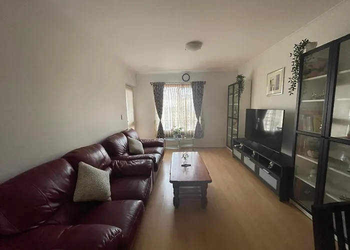 City Apartment - Free Parking, 3 Bedrooms And 2 Bathrooms Adelaide