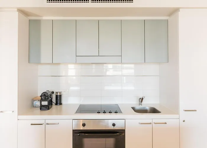 Luxury Oaks Horizons Apartment With A Pool Adelaide