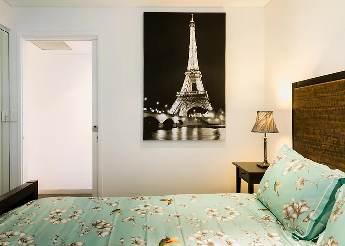 Luxury Oaks Horizons Apartment With A Pool Adelaide