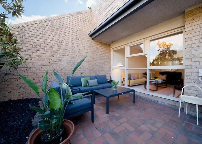 Honeyeater Hidden Gem - Stylish Courtyard In The Cbd Apartment Adelaide